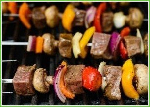 Кебаб из говядины и овощей - фото шаг 5