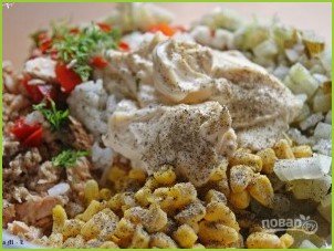 Салат из горбуши с рисом - фото шаг 4