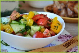 Салат из помидоров, огурцов и перцев - фото шаг 8