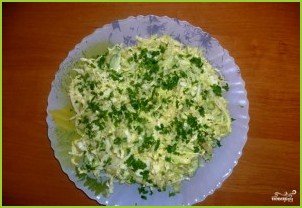 Салат из свежей капусты с яйцом - фото шаг 4