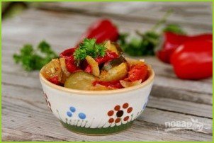 Салат на зиму с огурцами и помидорами - фото шаг 6