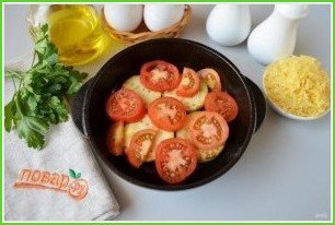 Яичница с кабачками и помидорами - фото шаг 3