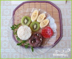 Салат из риса с сердцем и фруктами - фото шаг 5