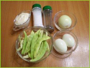 Салат из зеленой фасоли с яйцами - фото шаг 1