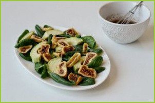 Салат с инжиром и авокадо - фото шаг 5