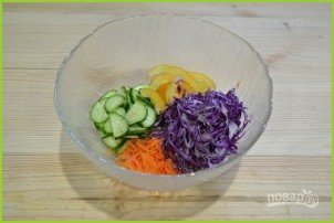 Овощной салат с ореховым соусом - фото шаг 7