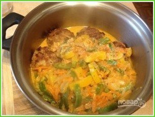 Тефтели с рисом и овощным соусом - фото шаг 11