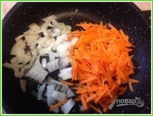 Тефтели с рисом и овощным соусом - фото шаг 2