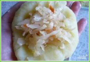 Постные картофельные зразы с капустой - фото шаг 4