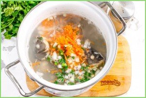 Рыбный суп с сельдереем - фото шаг 6