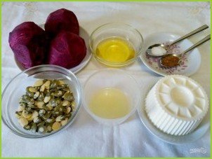 Салат из томленой свеклы с тыквенными семечками - фото шаг 1