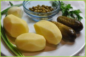 Салат картофельный с маринованными огурцами - фото шаг 1