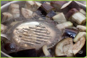 Салат на зиму с баклажанами - фото шаг 3