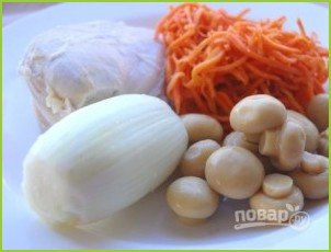 Салат с корейской морковью и грибами - фото шаг 1