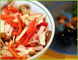 Салат с перцем и грибами - фото шаг 3