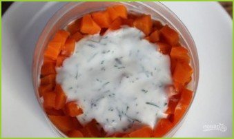 Слоеный салат с солеными огурцами - фото шаг 5