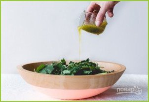 Легкий салат с зеленью, курагой и оливками - фото шаг 3