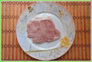 Мясо по-французски с луком и сыром - фото шаг 2