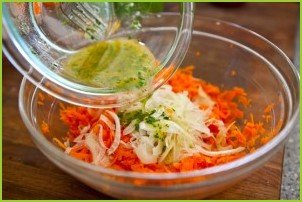 Простой салат из моркови - фото шаг 5