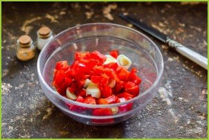 Салат из кальмаров с помидорами - фото шаг 4