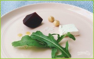 Салат из свеклы и рукколы - фото шаг 1