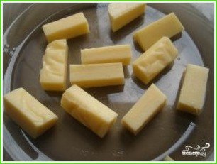 Котлеты с сырной начинкой - фото шаг 2