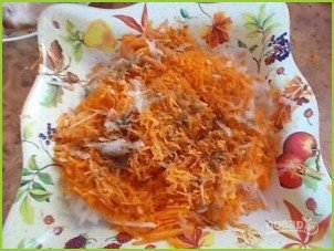 Салат из редьки и моркови - фото шаг 3