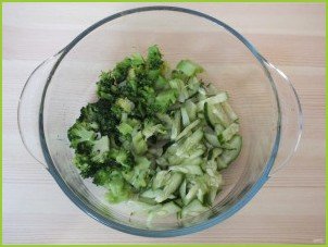Салат из зеленой фасоли с сыром - фото шаг 2