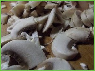 Яичница с грибами и сыром - фото шаг 1