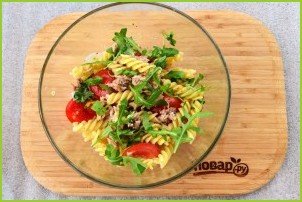 Паста-салат с консервированным тунцом - фото шаг 4