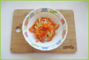 Простой салат из шампиньонов консервированных - фото шаг 5