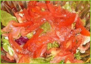 Простой салат с семгой слабосоленой - фото шаг 4