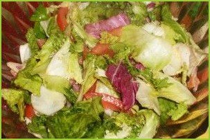 Простой салат с семгой слабосоленой - фото шаг 5