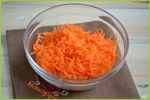 Салат из огурцов с морковкой по-корейски - фото шаг 2