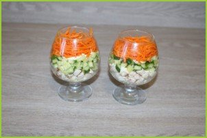 Салат с корейской морковкой, курицей и яйцом - фото шаг 6