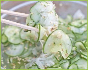 Азиатский салат из огурцов - фото шаг 3