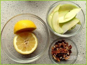 Рецепт салата из сельдерея и яблок - фото шаг 1