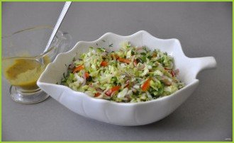 Салат из молодой зелёной капусты - фото шаг 10