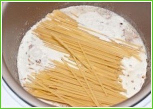 Спагетти карбонара в мультиварке - фото шаг 8
