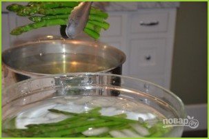 Салат со спаржей, орехами и фетой - фото шаг 2