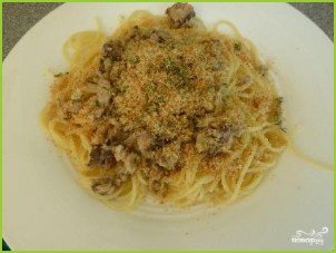 Спагетти с сардинами и сухариками - фото шаг 5