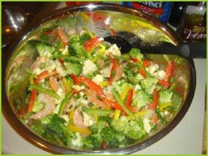 Овощной салат с креветками и лимоном - фото шаг 20