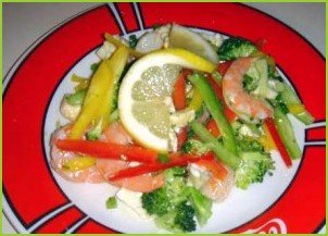 Овощной салат с креветками и лимоном - фото шаг 21