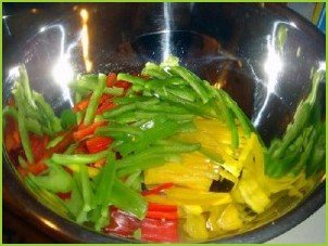 Овощной салат с креветками и лимоном - фото шаг 7