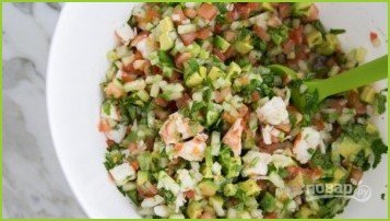 Салат из морепродуктов с авокадо - фото шаг 4