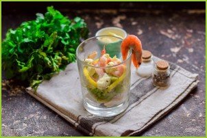 Салат с креветками, кальмарами и авокадо - фото шаг 6