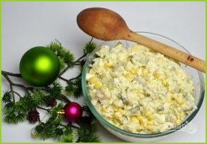 Салат с кукурузой, рисом и копченой скумбрией - фото шаг 10
