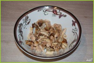 Салат с курицей и черносливом - фото шаг 1