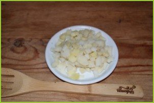 Салат из соленых огурцов и картошки - фото шаг 2