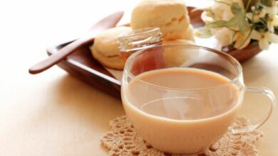 Чем полезен чай с молоком